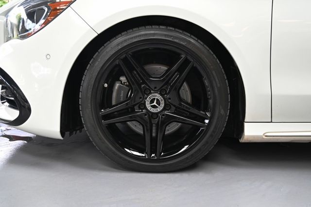 免50輕鬆入主豪華房車4MATIC~升級45前保+全景天窗+HK環繞音響+雙前電動椅附加熱+盲點偵測+定速巡航+胎壓偵測  第19張相片