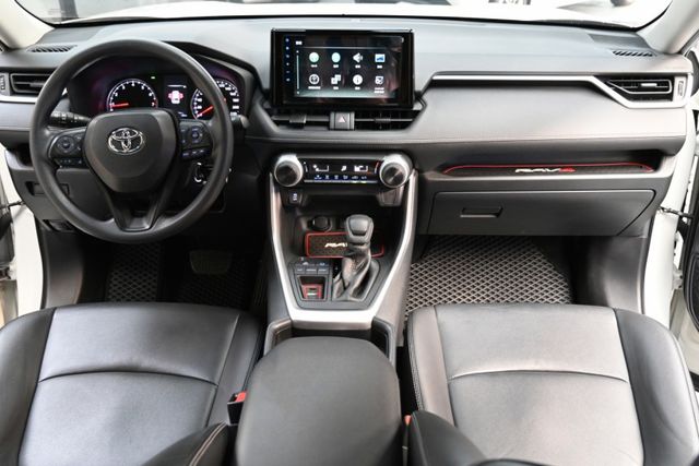 常年銷售冠軍休旅~原廠紀錄僅跑4萬公里~ACC自動跟車+車道維持輔助+車道偏移警示+倒車顯影+循跡防滑+胎壓偵測~快搶購  第7張相片