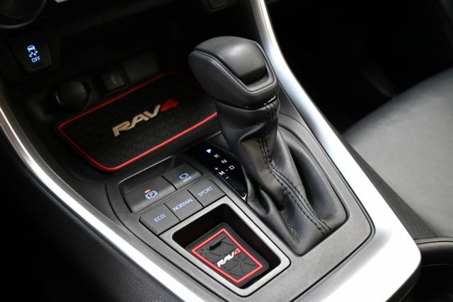 常年銷售冠軍休旅~原廠紀錄僅跑4萬公里~ACC自動跟車+車道維持輔助+車道偏移警示+倒車顯影+循跡防滑+胎壓偵測~快搶購  第16張相片