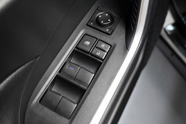 常年銷售冠軍休旅~原廠紀錄僅跑4萬公里~ACC自動跟車+車道維持輔助+車道偏移警示+倒車顯影+循跡防滑+胎壓偵測~快搶購  第18張相片