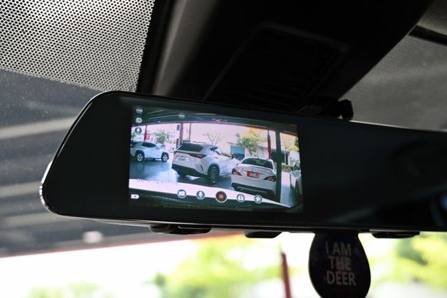 KICKS  第14張相片