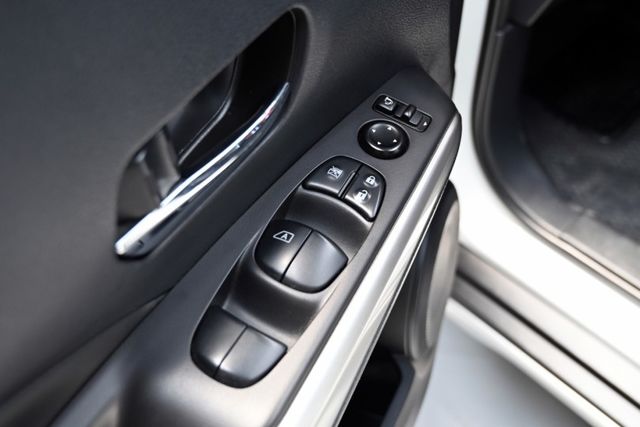 KICKS  第17張相片