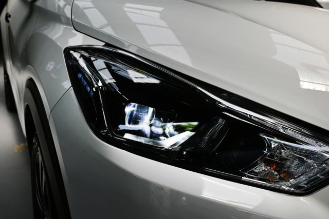 KICKS  第20張相片