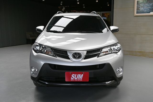 日本原裝進口高CP高妥善~定期保養一年僅跑一萬~定速巡航+倒車顯影+電折後視鏡+抬頭顯示+雙前按摩椅+駕駛座電動調整~  第2張相片