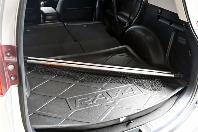 日本原裝進口高CP高妥善~定期保養一年僅跑一萬~定速巡航+倒車顯影+電折後視鏡+抬頭顯示+雙前按摩椅+駕駛座電動調整~  第6張相片