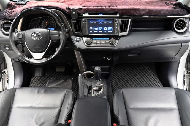 日本原裝進口高CP高妥善~定期保養一年僅跑一萬~定速巡航+倒車顯影+電折後視鏡+抬頭顯示+雙前按摩椅+駕駛座電動調整~  第7張相片