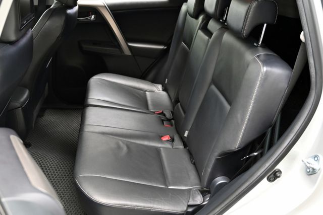 日本原裝進口高CP高妥善~定期保養一年僅跑一萬~定速巡航+倒車顯影+電折後視鏡+抬頭顯示+雙前按摩椅+駕駛座電動調整~  第11張相片