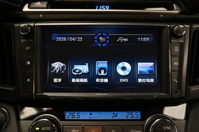 日本原裝進口高CP高妥善~定期保養一年僅跑一萬~定速巡航+倒車顯影+電折後視鏡+抬頭顯示+雙前按摩椅+駕駛座電動調整~  第13張相片