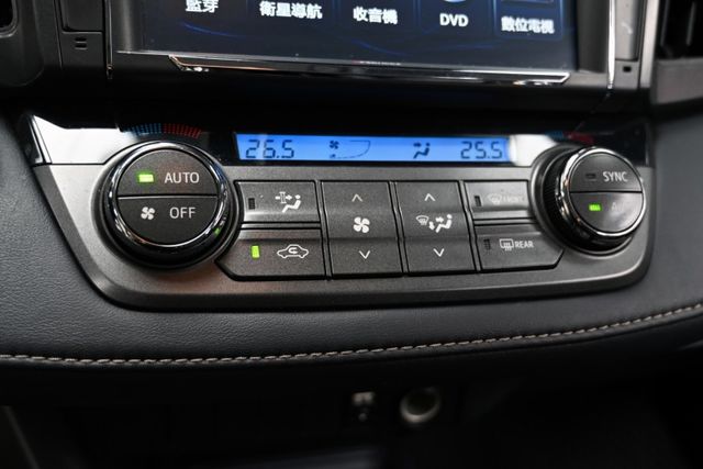 日本原裝進口高CP高妥善~定期保養一年僅跑一萬~定速巡航+倒車顯影+電折後視鏡+抬頭顯示+雙前按摩椅+駕駛座電動調整~  第15張相片