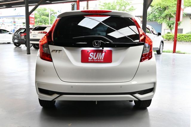 高CP代步小車~低里程僅跑4萬定期保養~定速巡航+倒車顯影+衛星導航+盲點偵測+加裝獨立胎壓偵測+雷達偵測+行車紀錄器~  第4張相片