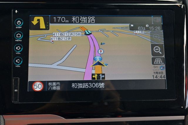 高CP代步小車~低里程僅跑4萬定期保養~定速巡航+倒車顯影+衛星導航+盲點偵測+加裝獨立胎壓偵測+雷達偵測+行車紀錄器~  第13張相片