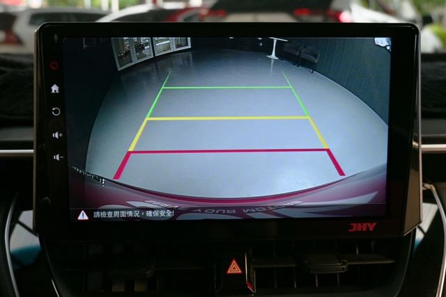 不用40輕鬆入主熱銷房車~低里程僅跑4萬公里~ACC自動跟車+倒車顯影+車偏警示+抬頭顯示+衛星導航+CARPLAY~  第11張相片