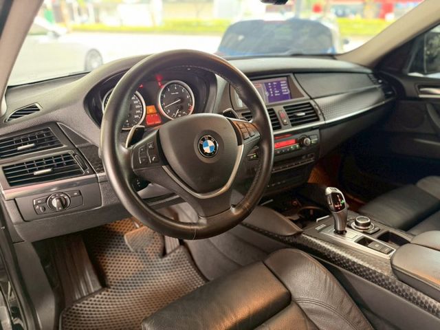 2013年X6  ✅四輪傳動 ✅倒車顯影 ✅天窗 ✅駕駛座記憶座椅 ✅後座出風口 ✅HID頭燈  第5張相片