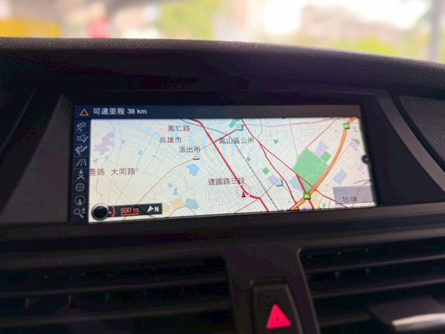 2013年X6  ✅四輪傳動 ✅倒車顯影 ✅天窗 ✅駕駛座記憶座椅 ✅後座出風口 ✅HID頭燈  第9張相片