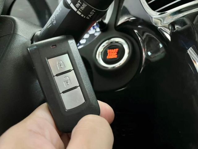 2016年OUTLANDER ✅華貴型✅I KEY✅衛星導航✅倒車顯影✅雙區恆溫✅電動天窗✅循跡防滑✅方向盤快控鍵  第7張相片