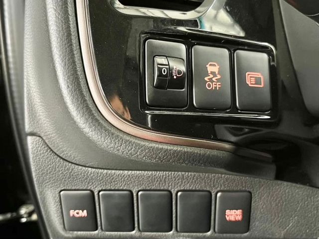 2016年OUTLANDER ✅華貴型✅I KEY✅衛星導航✅倒車顯影✅雙區恆溫✅電動天窗✅循跡防滑✅方向盤快控鍵  第15張相片