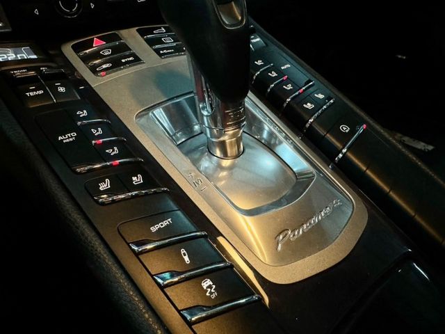 ✅3.0 S版 ✅跑車計時 ✅BOSE音響 ✅電動升降尾翼 ✅電熱通風座椅 ✅倒車顯影 ✅電動天窗  第9張相片
