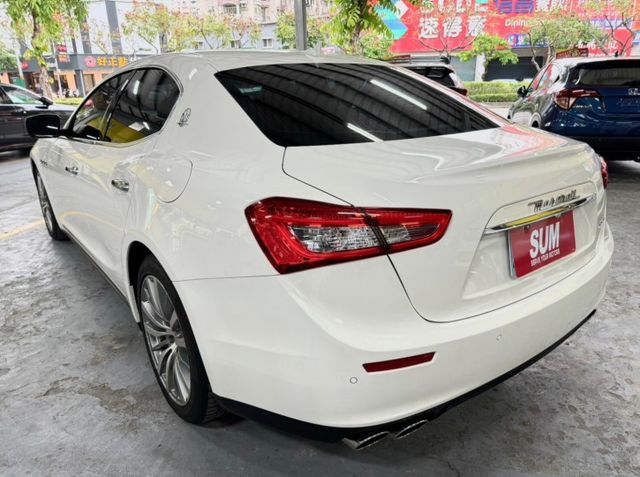 GHIBLI DIESEL ✅僅跑2.4萬公里 ✅定速 ✅倒車顯影 ✅雙區恆溫 ✅電動天窗 ✅電動腰靠 ✅駕駛座記憶座椅  第4張相片