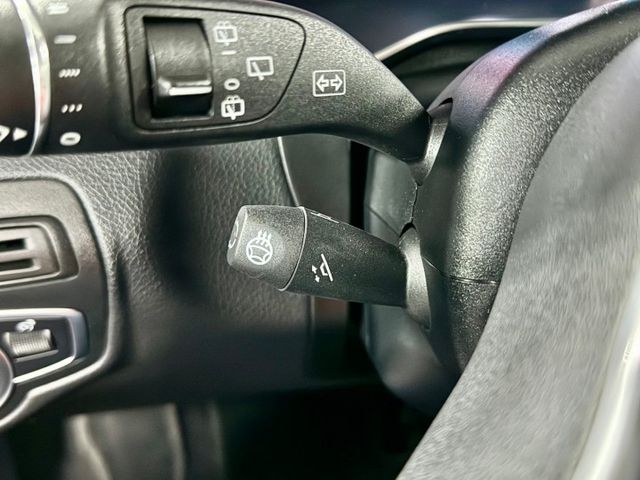 ✅未領牌✅柏林之音✅多光束動態頭燈✅倒車顯影✅全景天窗✅盲點✅雙前記憶加熱座椅✅摸門✅液晶儀表✅無線充電✅電動尾門  第7張相片
