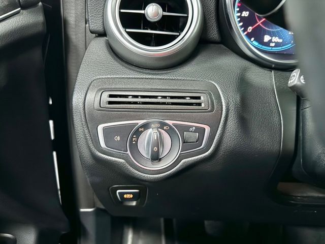 ✅未領牌✅柏林之音✅多光束動態頭燈✅倒車顯影✅全景天窗✅盲點✅雙前記憶加熱座椅✅摸門✅液晶儀表✅無線充電✅電動尾門  第16張相片