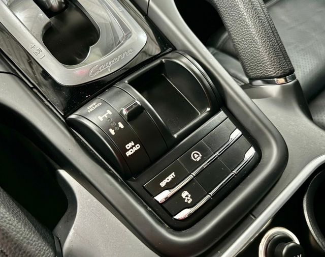 ✅3.6汽油版 ✅四輪傳動 ✅HID頭燈 ✅倒車顯影 ✅電動天窗 ✅駕駛座記憶座椅 ✅BOSE音響 ✅電動腰靠  第11張相片