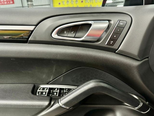 ✅3.6汽油版 ✅四輪傳動 ✅HID頭燈 ✅倒車顯影 ✅電動天窗 ✅駕駛座記憶座椅 ✅BOSE音響 ✅電動腰靠  第15張相片