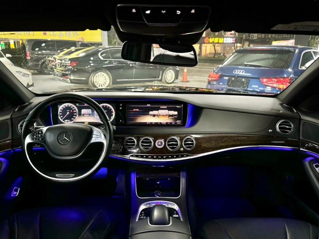 老闆坐駕 ✅僅跑7.8萬公里 ✅倒車顯影 ✅衛星導航 ✅雙前記憶座椅 ✅電動窗遮陽簾 ✅LED頭燈 ✅後排座椅電動調整  第5張相片