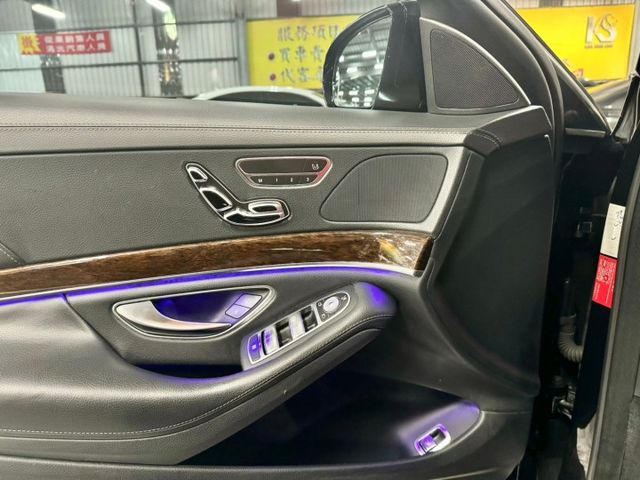老闆坐駕 ✅僅跑7.8萬公里 ✅倒車顯影 ✅衛星導航 ✅雙前記憶座椅 ✅電動窗遮陽簾 ✅LED頭燈 ✅後排座椅電動調整  第13張相片