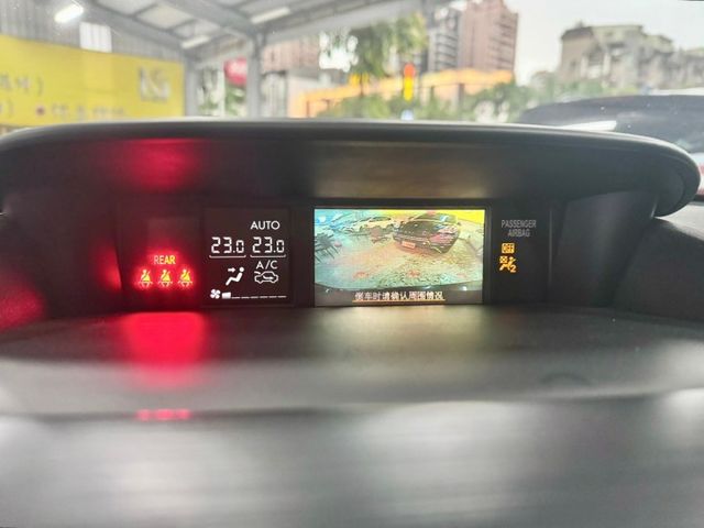 i-s版本 ✅四輪傳動 ✅定速 ✅倒車顯影 ✅數位電視 ✅電動天窗 ✅雙區恆溫 ✅換檔撥片 ✅循跡防滑 ✅雙前坐電熱椅  第8張相片