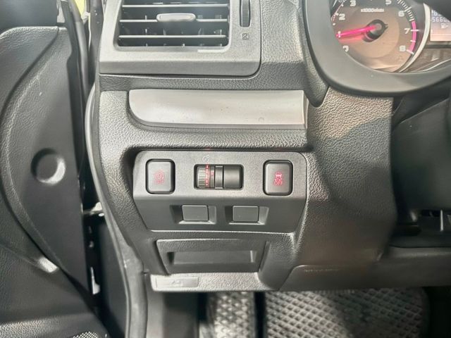 i-s版本 ✅四輪傳動 ✅定速 ✅倒車顯影 ✅數位電視 ✅電動天窗 ✅雙區恆溫 ✅換檔撥片 ✅循跡防滑 ✅雙前坐電熱椅  第15張相片