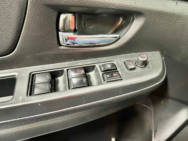 i-s版本 ✅四輪傳動 ✅定速 ✅倒車顯影 ✅數位電視 ✅電動天窗 ✅雙區恆溫 ✅換檔撥片 ✅循跡防滑 ✅雙前坐電熱椅  第16張相片