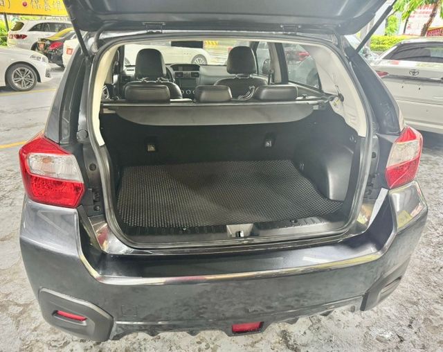 i-s版本 ✅四輪傳動 ✅定速 ✅倒車顯影 ✅數位電視 ✅電動天窗 ✅雙區恆溫 ✅換檔撥片 ✅循跡防滑 ✅雙前坐電熱椅  第18張相片