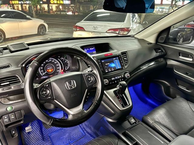 ✅抬頭顯示器✅導航✅換檔撥片✅方向盤快控✅倒車顯影  第14張相片