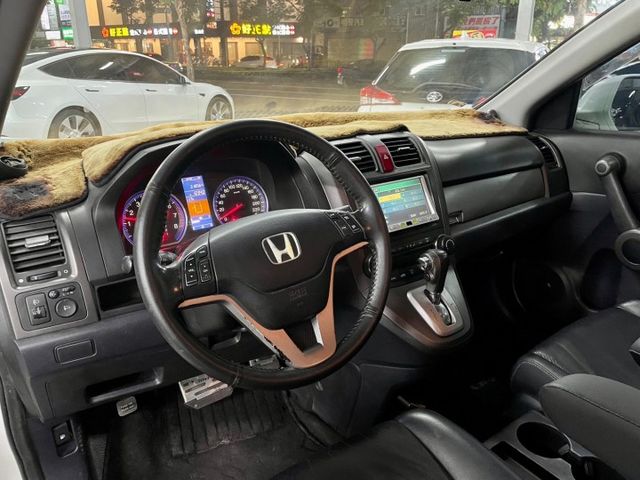 ✅衛星導航✅定速✅倒車顯影 ✅雙區恆溫✅多功能方向盤✅循跡防滑 ✅中控螢幕✅自動感應頭燈✅雨滴感應雨刷  第13張相片