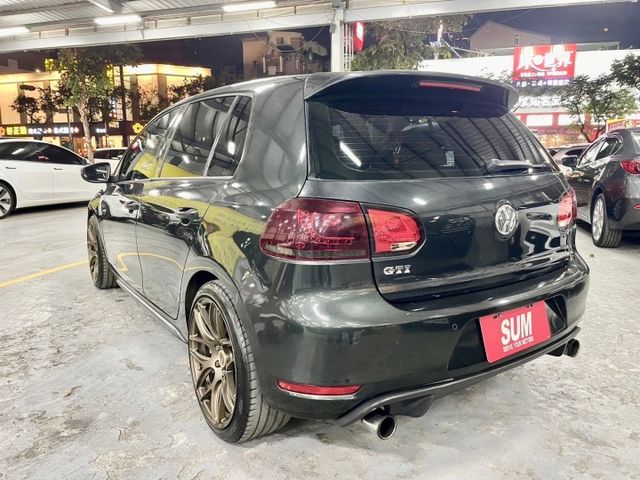 2012年GOLF GTI✅方向盤快控✅電動後視鏡✅定速✅換檔撥片✅自動感應頭燈✅天窗  第4張相片