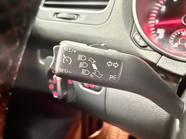 2012年GOLF GTI✅方向盤快控✅電動後視鏡✅定速✅換檔撥片✅自動感應頭燈✅天窗  第7張相片