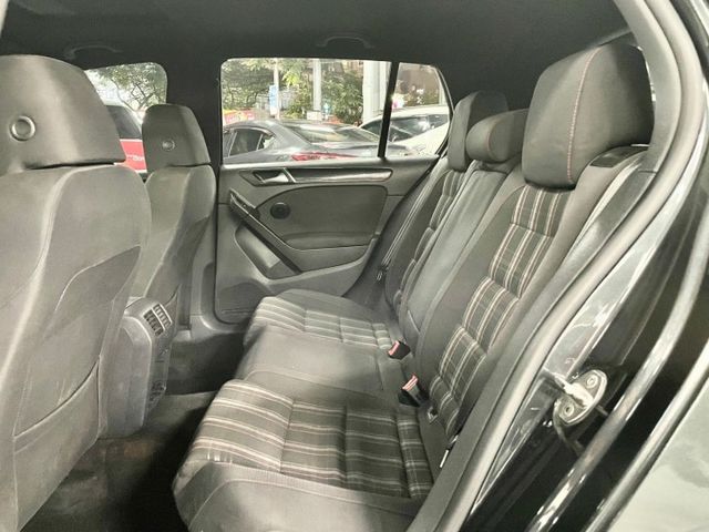 2012年GOLF GTI✅方向盤快控✅電動後視鏡✅定速✅換檔撥片✅自動感應頭燈✅天窗  第15張相片