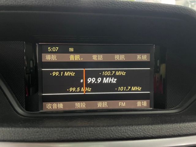 2011年E200✅倒車雷達✅方向盤快控✅定速✅天窗✅雙區恆溫✅自動感應頭燈✅電折後視鏡✅雙前電動座椅  第8張相片