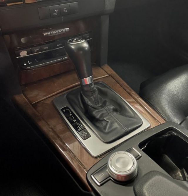2011年E200✅倒車雷達✅方向盤快控✅定速✅天窗✅雙區恆溫✅自動感應頭燈✅電折後視鏡✅雙前電動座椅  第11張相片