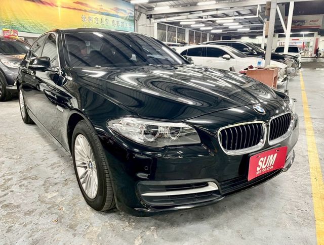 2014年520D✅電折後視鏡✅自動感應頭燈✅定速✅雨滴感應式雨刷✅雙區恆溫空調✅衛星導航✅倒車顯影  第2張相片
