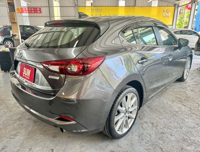 2018年MAZDA3✅抬頭顯示器✅倒車顯影✅恆溫空調✅循跡防滑✅盲點偵測✅駕駛座電動座椅  第3張相片