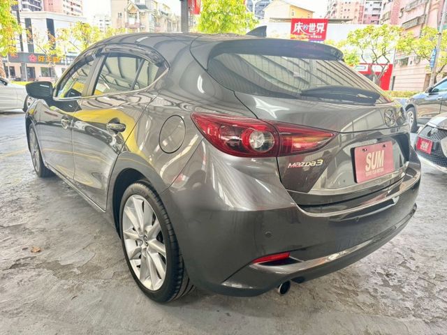 2018年MAZDA3✅抬頭顯示器✅倒車顯影✅恆溫空調✅循跡防滑✅盲點偵測✅駕駛座電動座椅  第4張相片