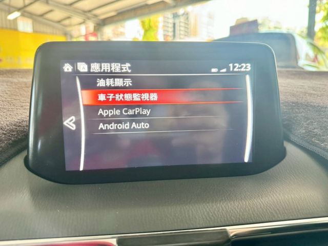 2018年MAZDA3✅抬頭顯示器✅倒車顯影✅恆溫空調✅循跡防滑✅盲點偵測✅駕駛座電動座椅  第11張相片
