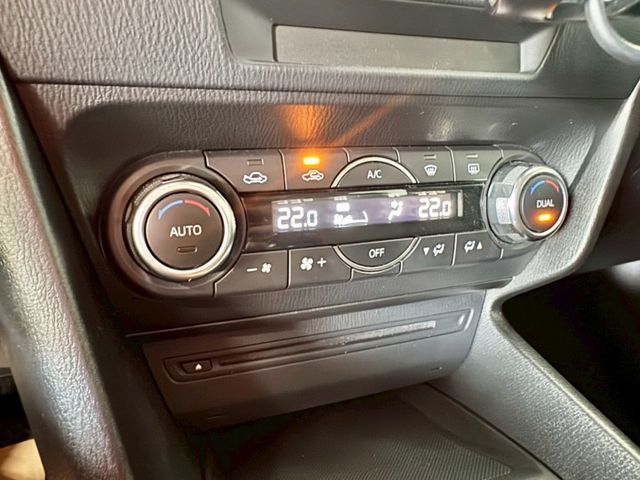 2018年MAZDA3✅抬頭顯示器✅倒車顯影✅恆溫空調✅循跡防滑✅盲點偵測✅駕駛座電動座椅  第12張相片