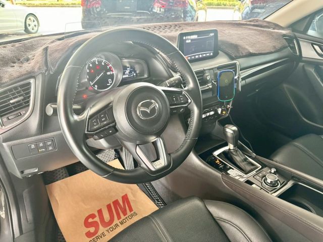 2018年MAZDA3✅抬頭顯示器✅倒車顯影✅恆溫空調✅循跡防滑✅盲點偵測✅駕駛座電動座椅  第16張相片