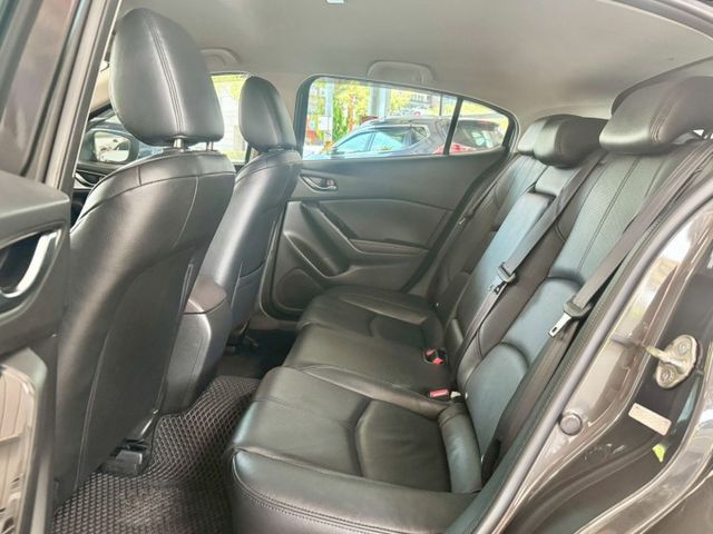 2018年MAZDA3✅抬頭顯示器✅倒車顯影✅恆溫空調✅循跡防滑✅盲點偵測✅駕駛座電動座椅  第18張相片