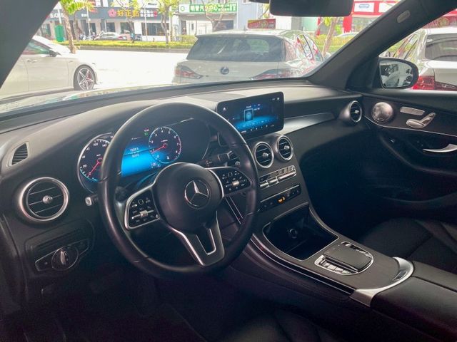 ✅定速✅Apple CarPlay✅倒車顯影✅雙前電動座椅✅柏林之音✅盲點偵測✅天窗✅電動尾門✅雙前加熱座椅  第12張相片