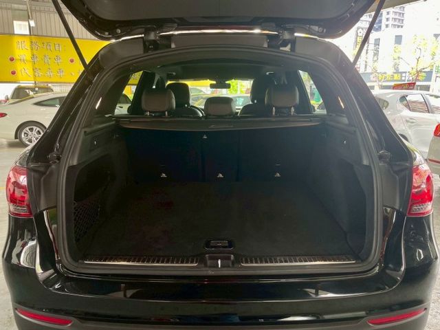 ✅定速✅Apple CarPlay✅倒車顯影✅雙前電動座椅✅柏林之音✅盲點偵測✅天窗✅電動尾門✅雙前加熱座椅  第20張相片