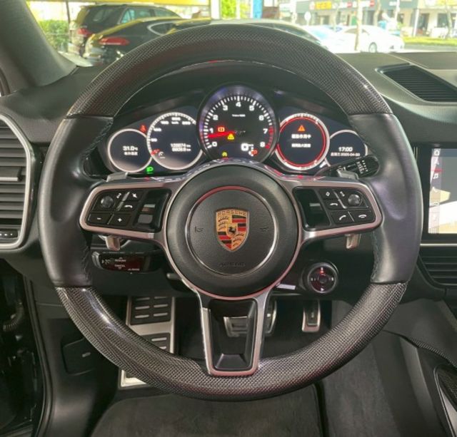 ✅跑車計時套件✅I KEY✅360環景✅全景天窗✅頭枕烙印✅红色安全带✅22寸鋁圈✅卡鉗選色✅四區恆溫  第6張相片