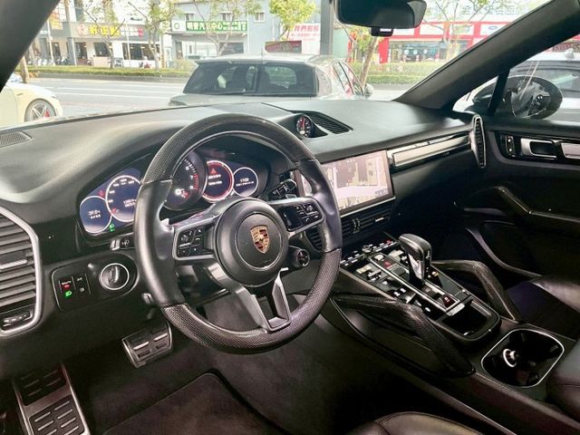 ✅跑車計時套件✅I KEY✅360環景✅全景天窗✅頭枕烙印✅红色安全带✅22寸鋁圈✅卡鉗選色✅四區恆溫  第15張相片